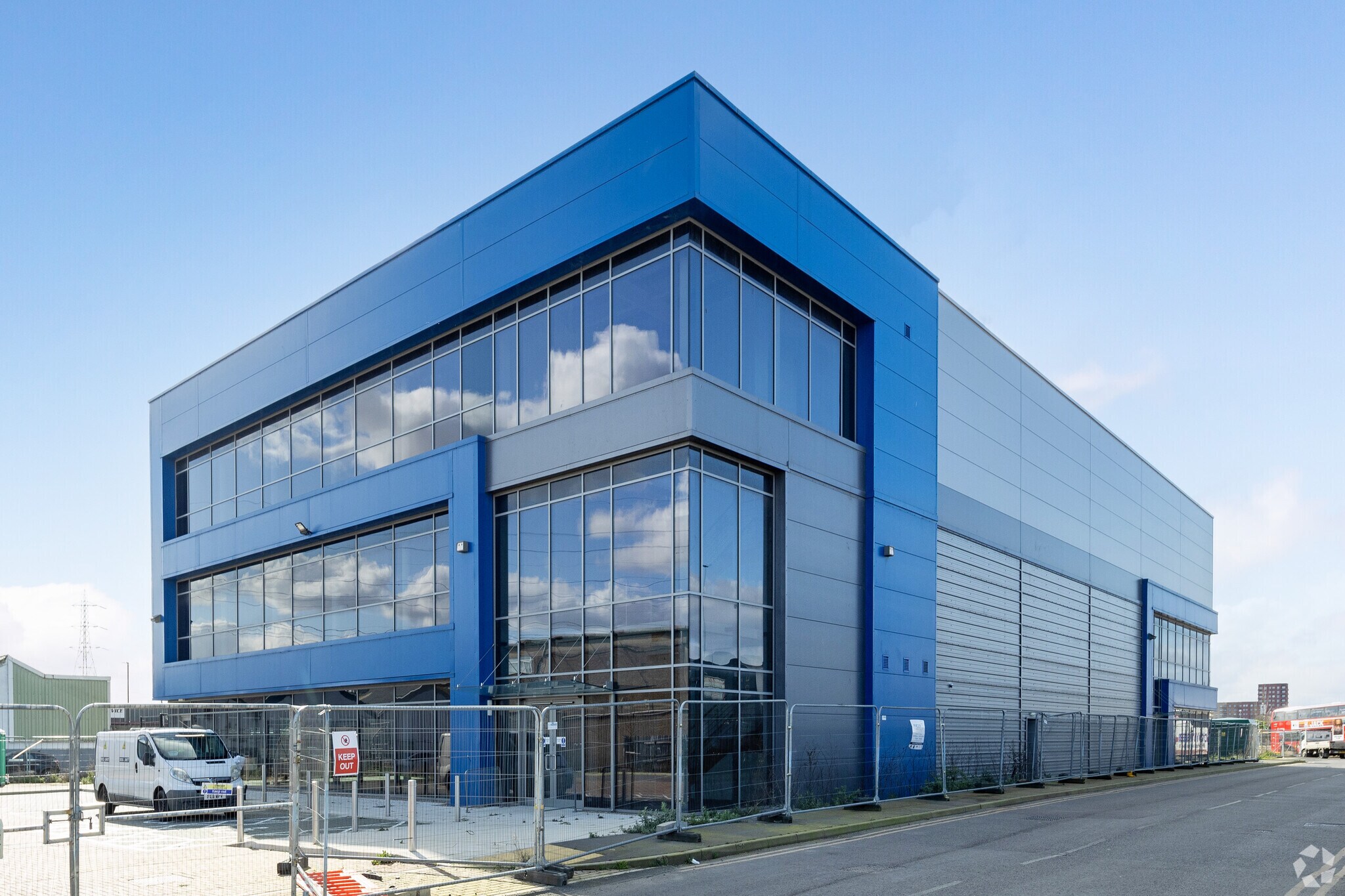 A1 Aytan Park, London en alquiler Foto principal- Imagen 1 de 5