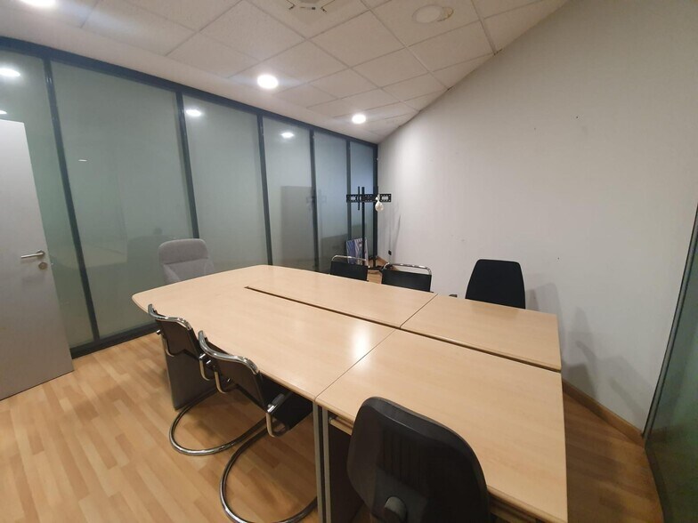 Nave en SEVILLA en venta - Foto del edificio - Imagen 3 de 33