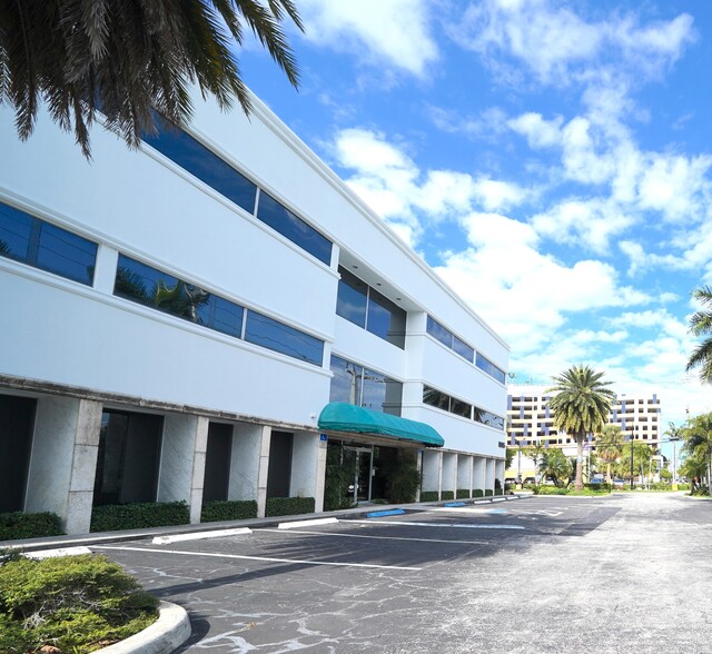 1995 E Oakland Park Blvd, Fort Lauderdale, FL en venta - Foto del edificio - Imagen 2 de 9