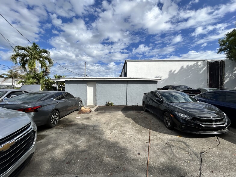 2201 SW 58th Ter, West Park, FL en alquiler - Foto del edificio - Imagen 2 de 11