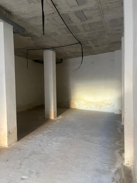 Local en Elche, Alicante en venta - Foto del interior - Imagen 3 de 6