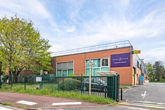 Más detalles de 8 Rue Du Bois Du Pont, Saint-Ouen-l'Aumône - Nave en venta