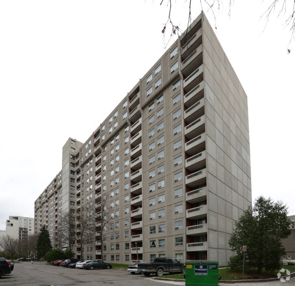 575 Proudfoot Ln, London, ON en alquiler - Foto del edificio - Imagen 2 de 2