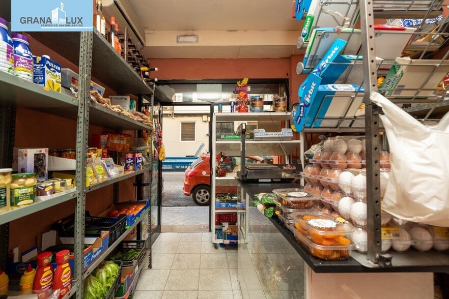 Local en Granada, Granada en venta - Foto del edificio - Imagen 2 de 19