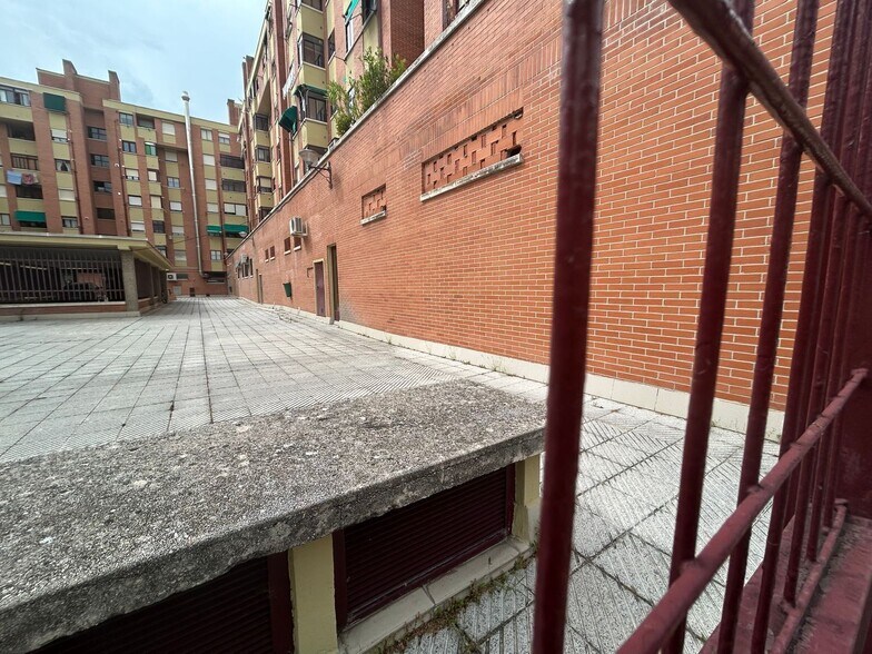 Calle Coinvasa, 1, Valladolid, Valladolid en venta - Foto del edificio - Imagen 3 de 10