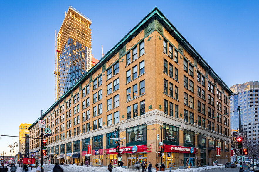 350-390 Rue Sainte-Catherine O, Montréal, QC en alquiler - Foto del edificio - Imagen 2 de 24