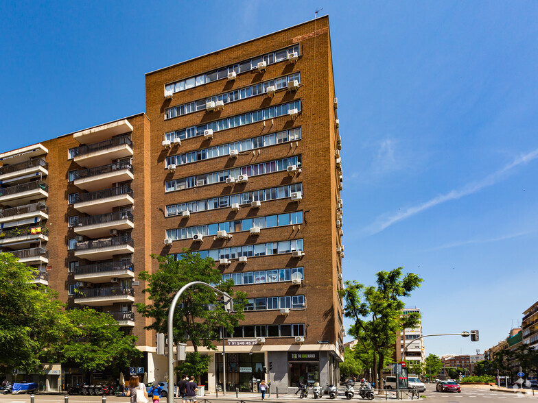 Calle Rodríguez San Pedro, 2, Madrid, Madrid en alquiler - Foto del edificio - Imagen 3 de 4