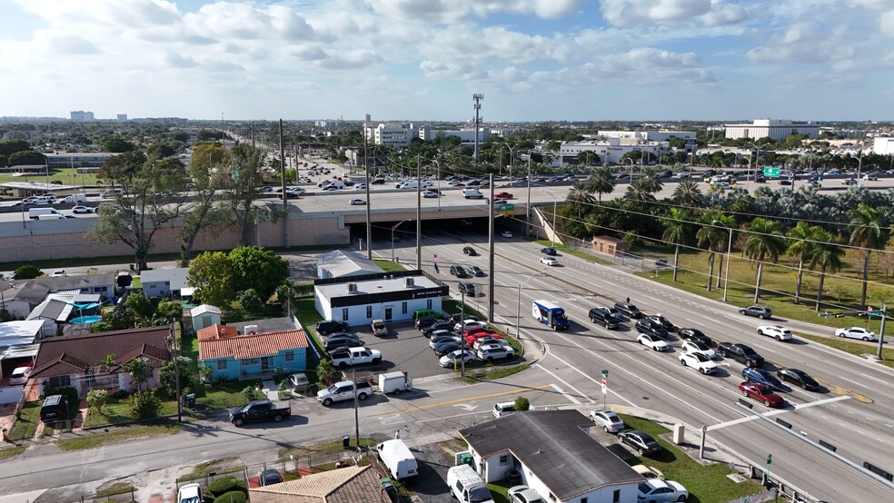 7610 W Flagler St, Miami, FL en alquiler - Foto del edificio - Imagen 2 de 16