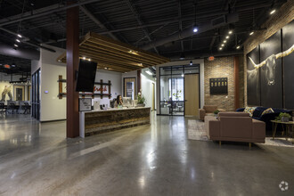 129 S Main St, Grapevine, TX en alquiler Foto del interior- Imagen 2 de 19