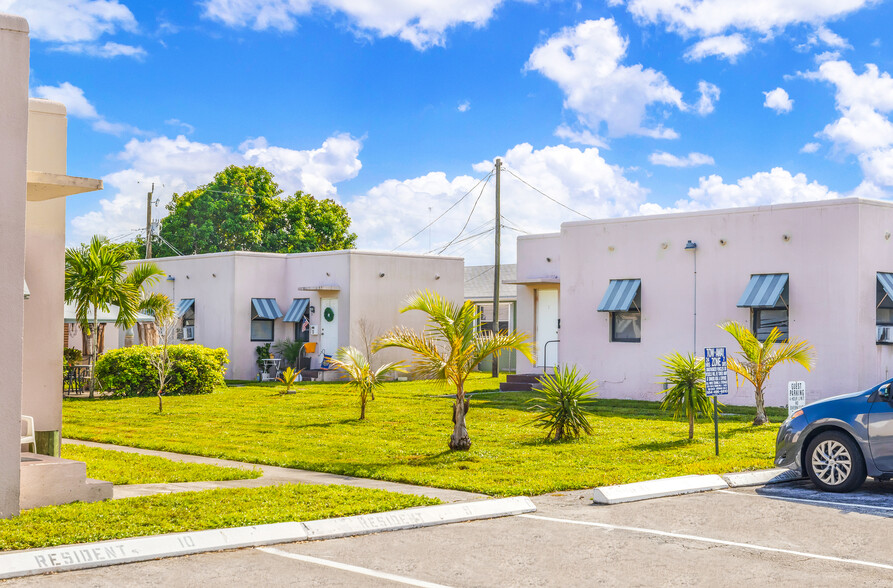 2432 Taylor St, Hollywood, FL en venta - Foto del edificio - Imagen 2 de 19