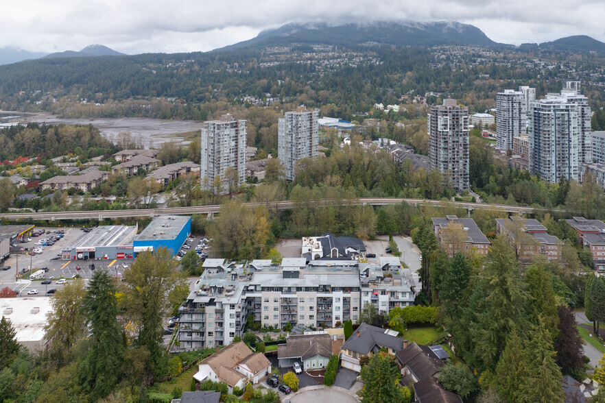 3227-3239 Saint Johns St, Port Moody, BC en venta - Vista aérea - Imagen 3 de 4