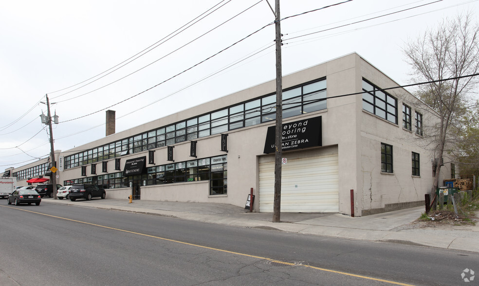 1200 Castlefield Ave, Toronto, ON en alquiler - Foto del edificio - Imagen 2 de 2