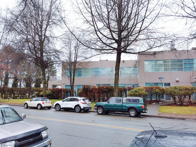 3871 N Fraser Way, Burnaby, BC en alquiler - Foto del edificio - Imagen 2 de 46