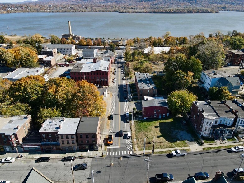 77 Renwick St, Newburgh, NY en venta - Foto del edificio - Imagen 1 de 23