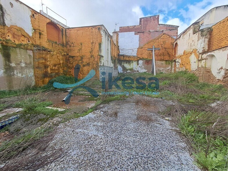 Calle Poeta Juan Ramón Jiménez, 13, FERNÁN NÚÑEZ, Córdoba en venta - Foto del edificio - Imagen 3 de 9