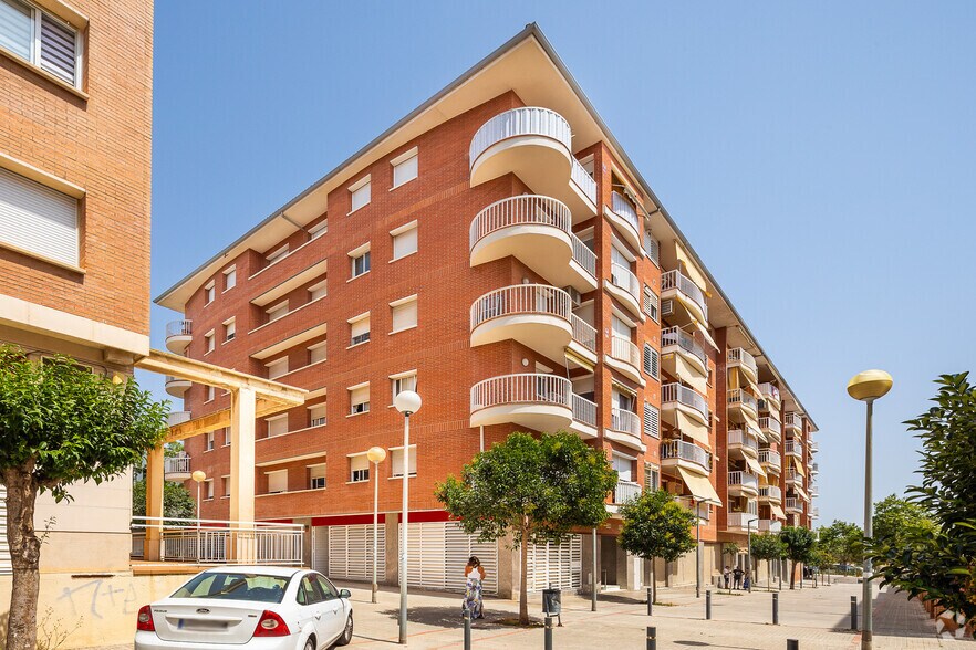 Edificio residencial en Viladecans, Barcelona en venta - Foto del edificio - Imagen 2 de 2