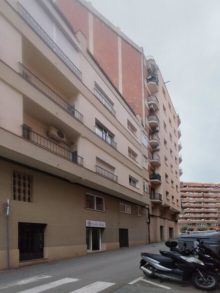 Local en Barcelona, Barcelona en alquiler - Foto del edificio - Imagen 2 de 2
