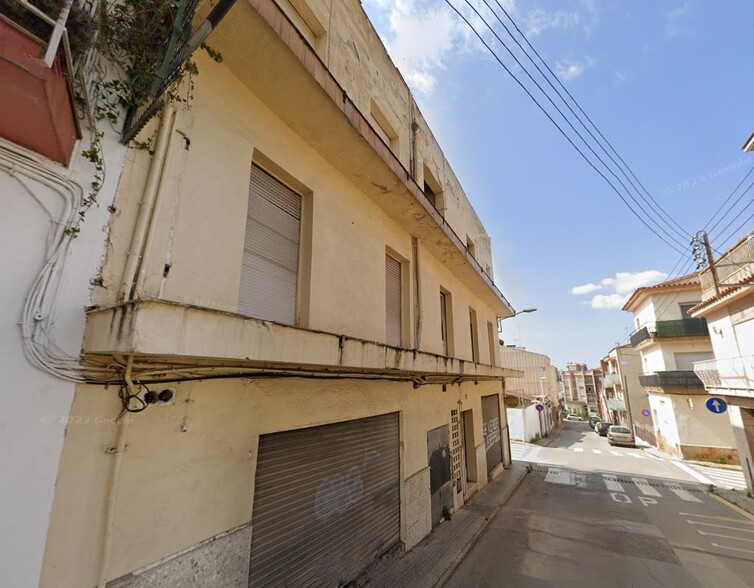 Edificio residencial en Tordera, Barcelona en venta - Foto del edificio - Imagen 2 de 3
