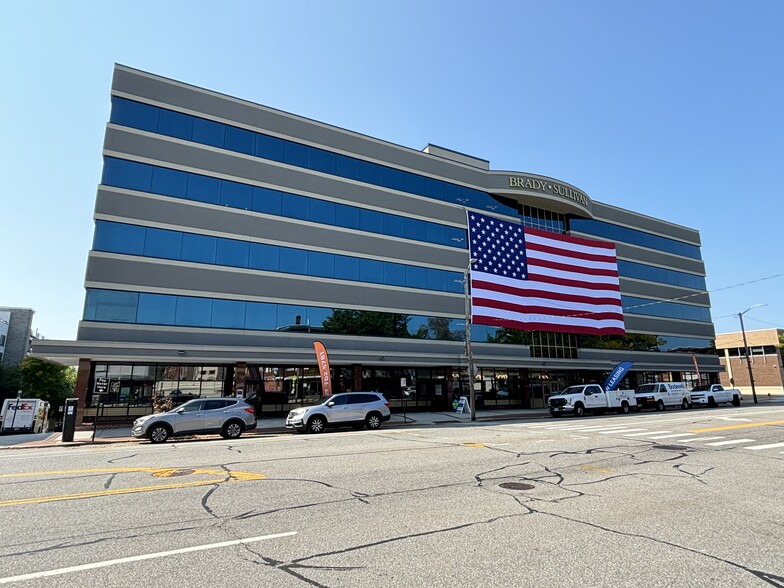 1230 Elm St, Manchester, NH en alquiler - Foto del edificio - Imagen 2 de 8