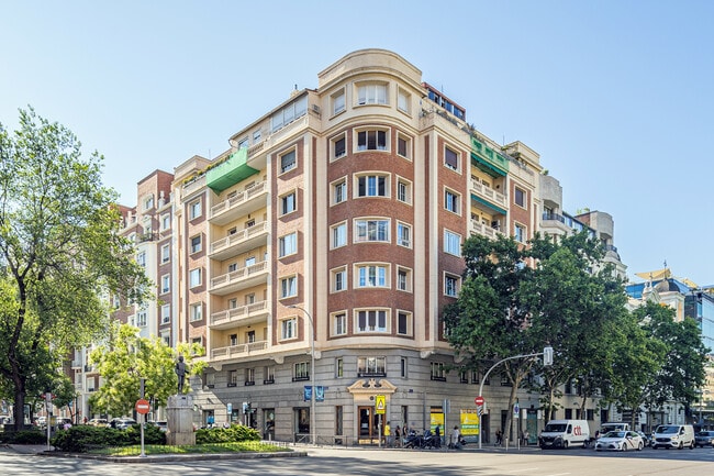 Más detalles de Calle de Velázquez, 92, Madrid - Local en alquiler