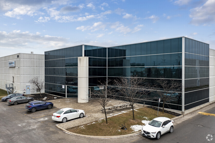 835 Intermodal Dr, Brampton, ON en alquiler - Foto del edificio - Imagen 1 de 3