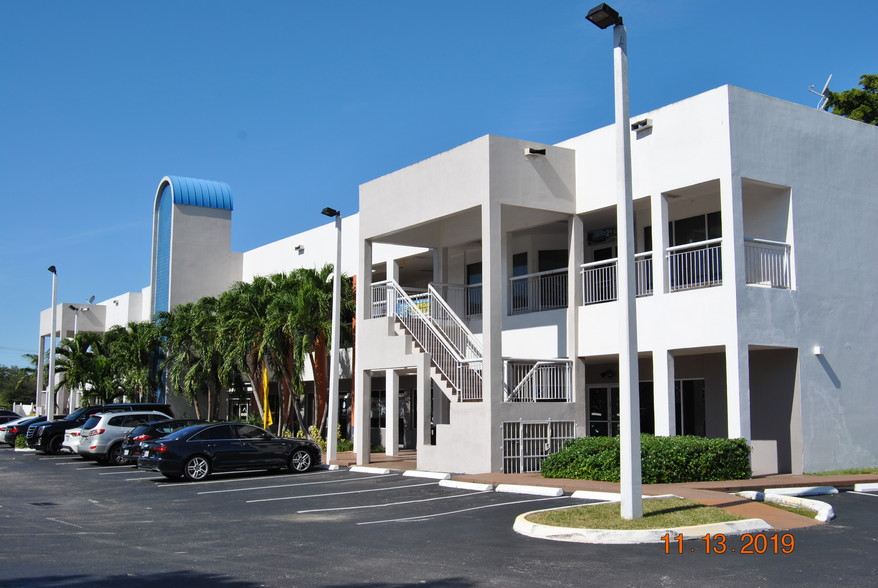 17325 NW 27th Ave, Miami Gardens, FL en alquiler - Foto del edificio - Imagen 1 de 8