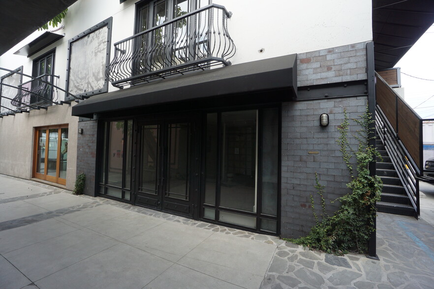 8461-8463 Melrose Pl, Los Angeles, CA en alquiler - Foto del edificio - Imagen 2 de 8