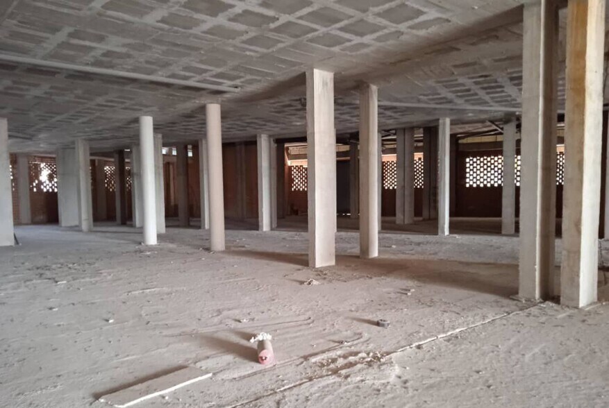 Local en València en venta - Foto de la construcción - Imagen 2 de 11