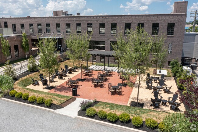 Más detalles de 101 N Haven St, Baltimore, MD - Varios usos en alquiler