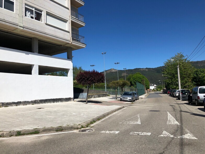 Local en Pontevedra en venta - Foto del edificio - Imagen 3 de 16
