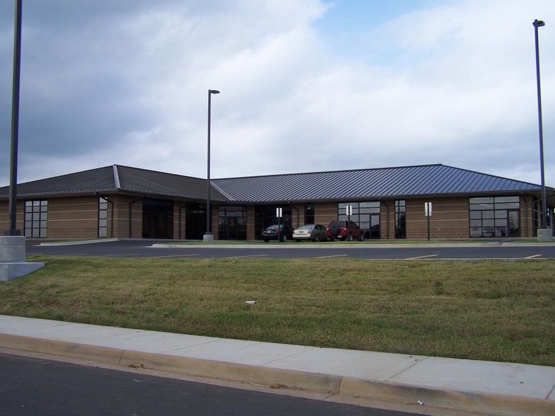 2411 Fayetteville Rd, Van Buren, AR en alquiler - Foto del edificio - Imagen 1 de 4