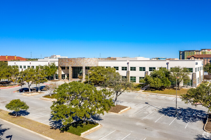 227 N Loop 1604 E, San Antonio, TX en alquiler - Foto del edificio - Imagen 1 de 7