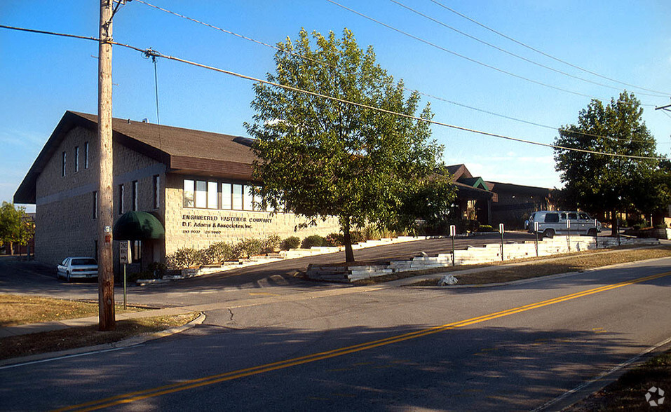 1900-1940 Craigshire Rd, Saint Louis, MO en alquiler - Foto del edificio - Imagen 3 de 4