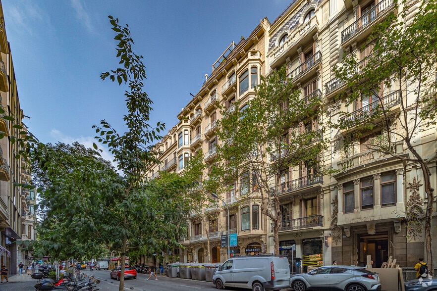 Edificio residencial en Barcelona, Barcelona en venta - Foto principal - Imagen 1 de 2