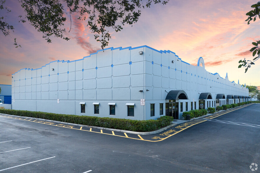 5201-5247 NW 108th Ave, Sunrise, FL en alquiler - Foto del edificio - Imagen 3 de 7