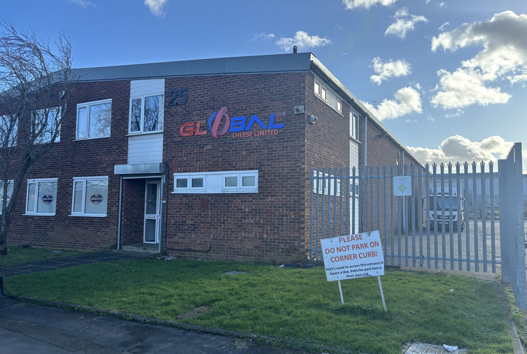 25-27 Bilton Way, Luton en alquiler Foto del edificio- Imagen 1 de 3