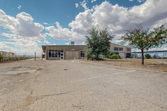 6817 Academy Parkway West NE, Albuquerque, NM en alquiler Foto del edificio- Imagen 2 de 31