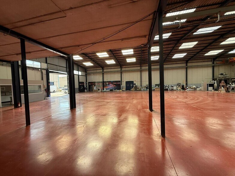 Poligono Industrial Can Fuster cartera de 2 inmuebles en venta en LoopNet.es - Foto del interior - Imagen 1 de 8