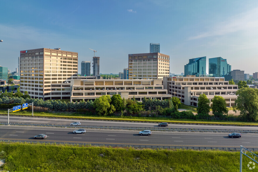 245 Consumers Rd, Toronto, ON en alquiler - Foto del edificio - Imagen 2 de 6