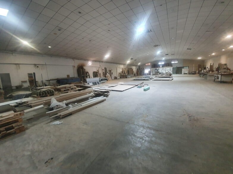 Nave en SEVILLA en alquiler - Foto del edificio - Imagen 3 de 25