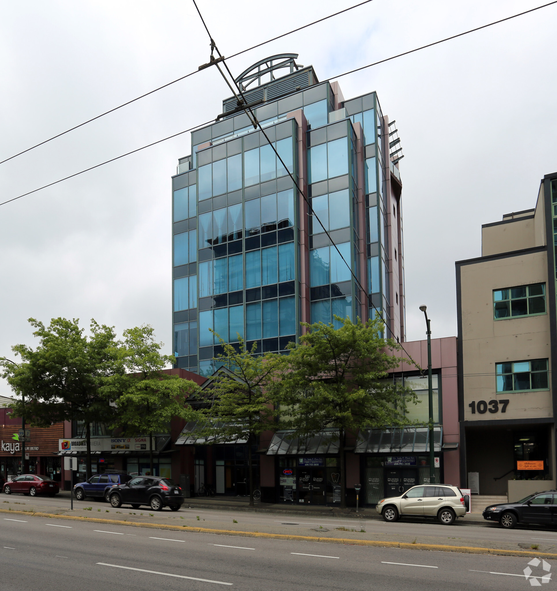 1055 W Broadway, Vancouver, BC en venta Foto del edificio- Imagen 1 de 9