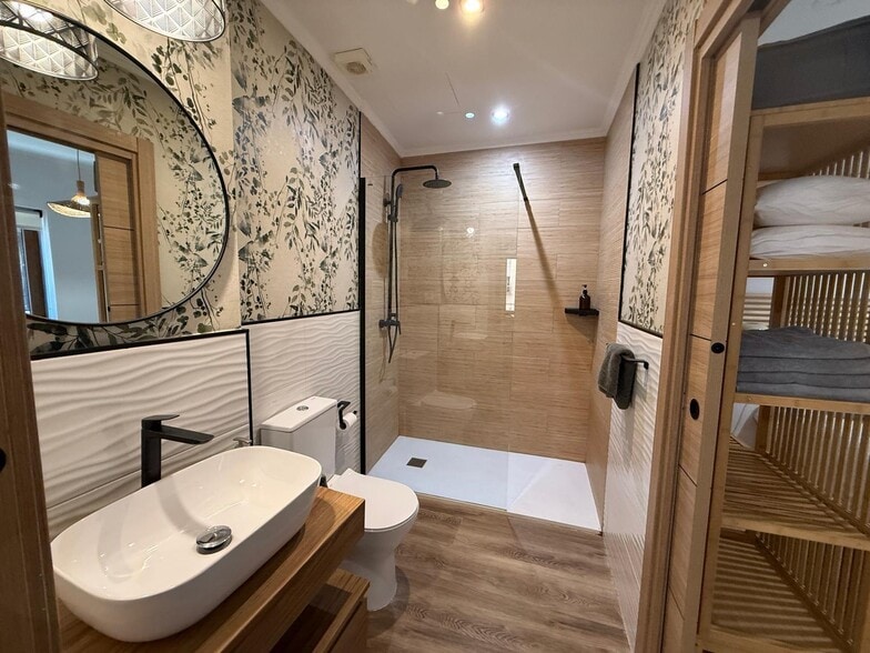 Local en València en venta - Foto del edificio - Imagen 3 de 31