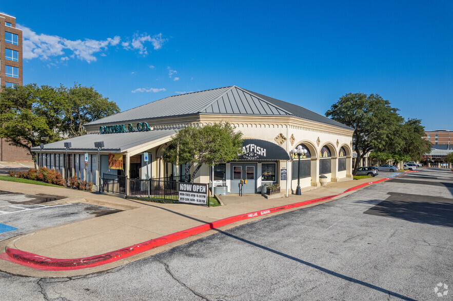 900 W Airport Fwy, Hurst, TX en alquiler - Foto del edificio - Imagen 2 de 14