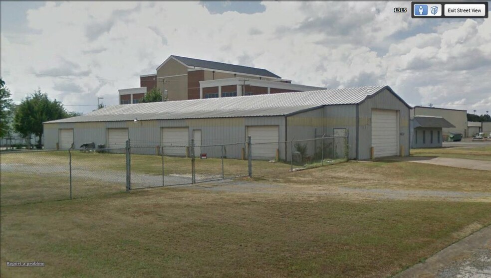 1319 Nabholz Ave, Conway, AR en alquiler - Foto del edificio - Imagen 2 de 2