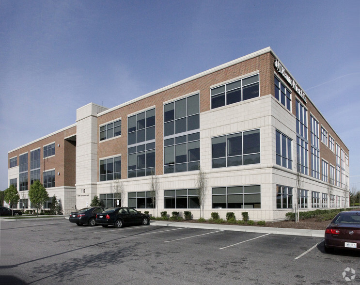 117 Metro Center Blvd, Warwick, RI en alquiler - Foto principal - Imagen 1 de 14