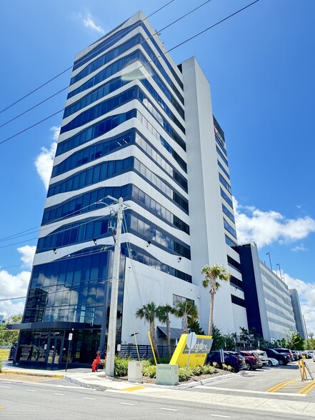 19790 W Dixie Hwy, Aventura, FL en alquiler - Foto del edificio - Imagen 3 de 23