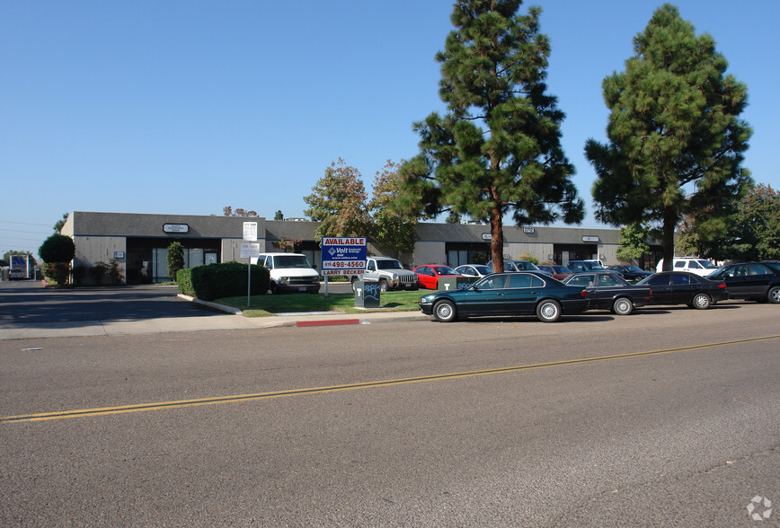 2712 Transportation Ave, National City, CA en alquiler - Foto del edificio - Imagen 3 de 13