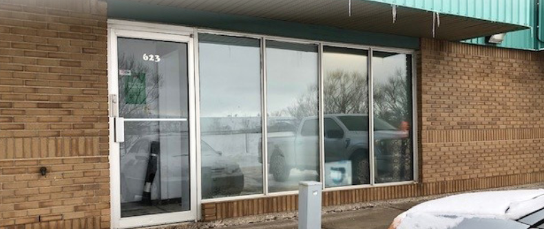 623 Henderson Dr, Regina, SK en alquiler - Foto del edificio - Imagen 1 de 3