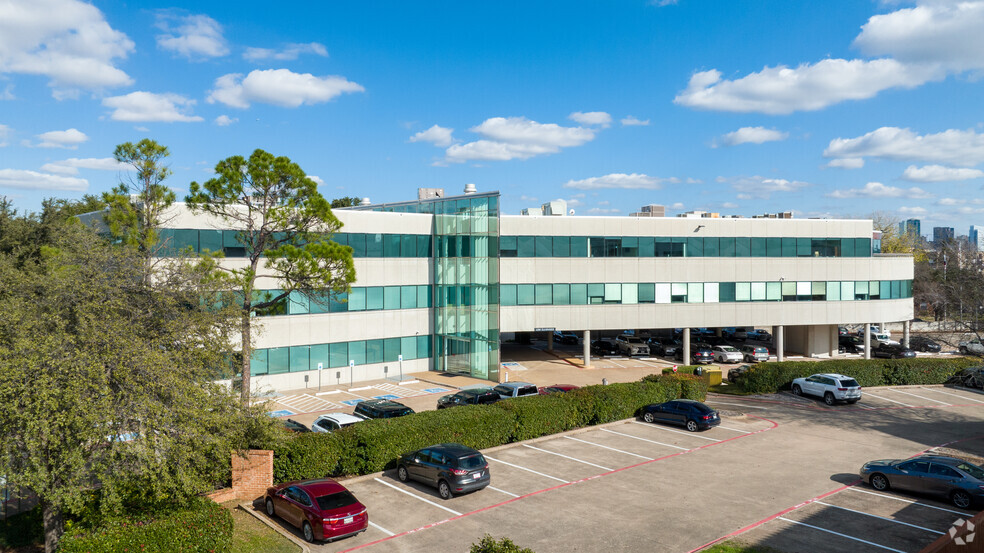 200 Bailey Ave, Fort Worth, TX en alquiler - Foto del edificio - Imagen 3 de 4