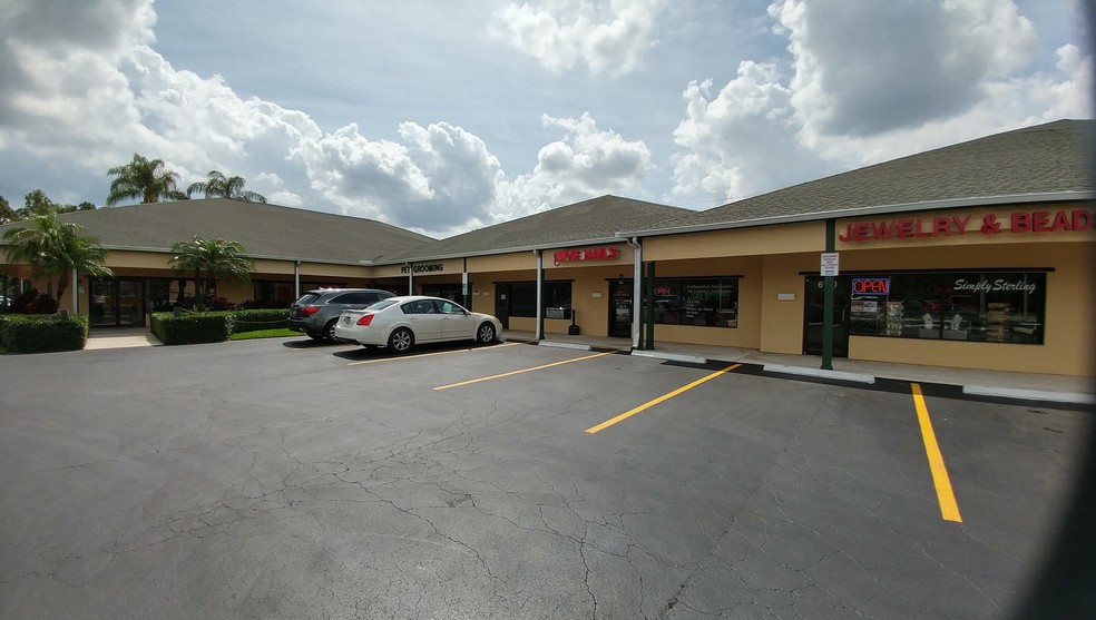 6116-6140 SE Federal Hwy, Stuart, FL en alquiler - Foto del edificio - Imagen 2 de 3